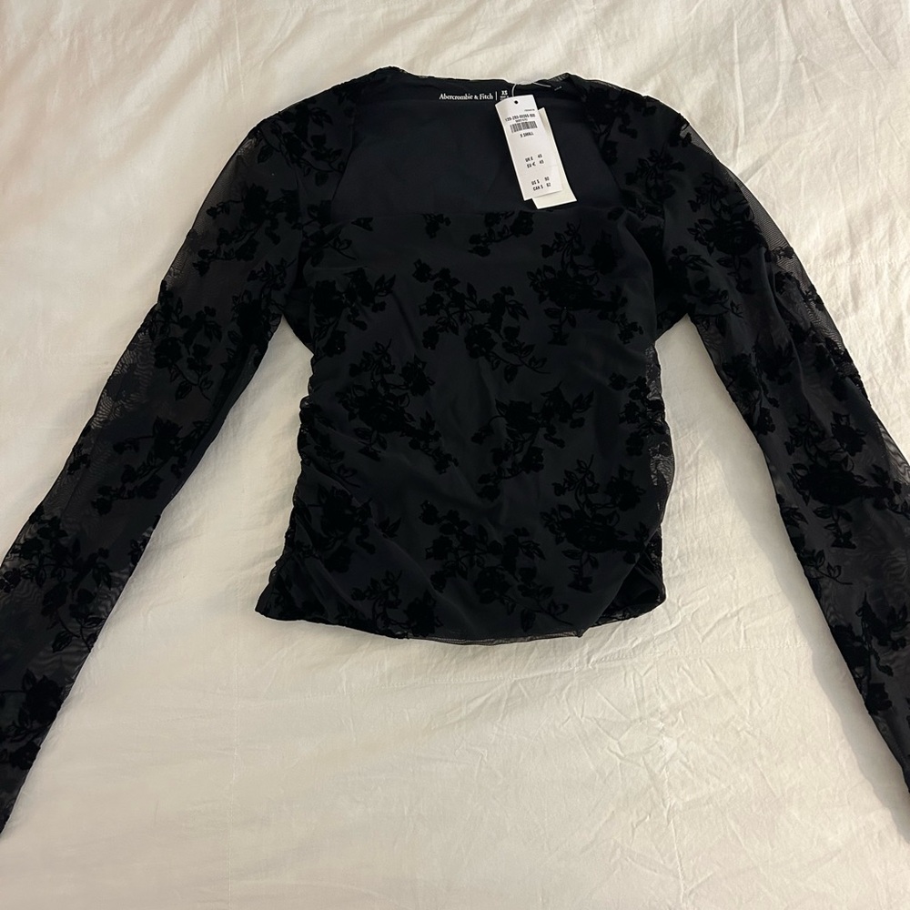 NWT Abercrombie & Fitch Black Floral Mesh Blouse